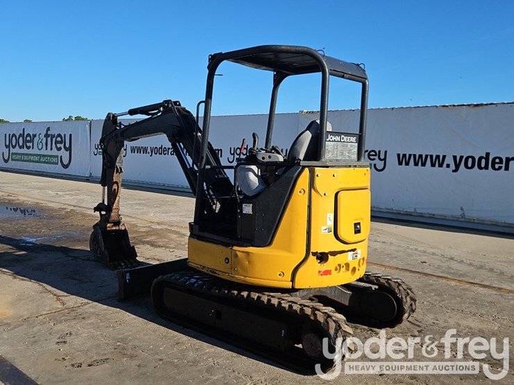 2021-deere-30g-image-4