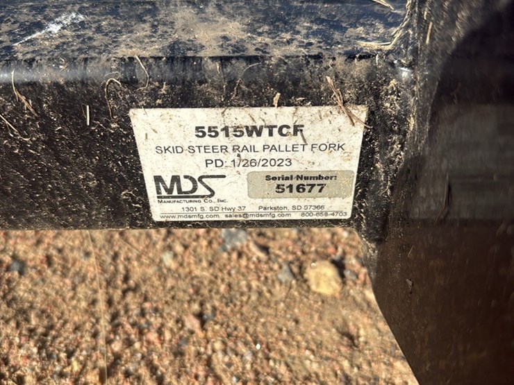 mds-skid-loader-pallet-forks-image-4