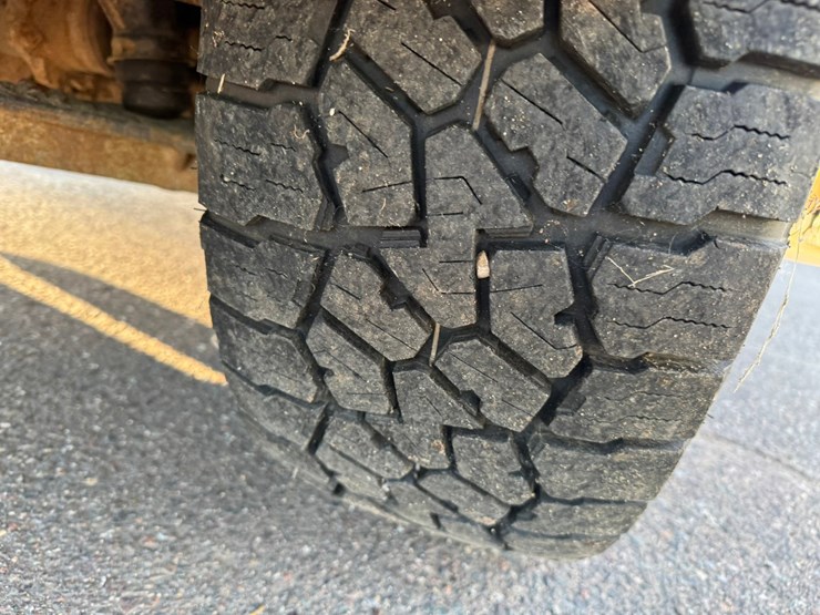2015-chevrolet-3500hd-image-58