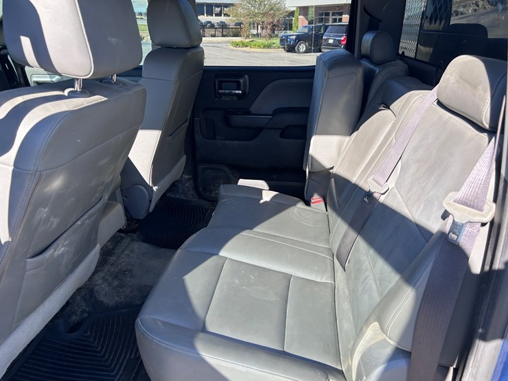 2017-gmc-3500-image-47