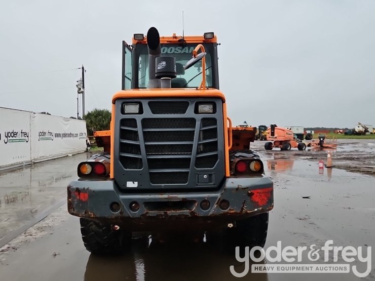 2018-doosan-dl220-5-image-4