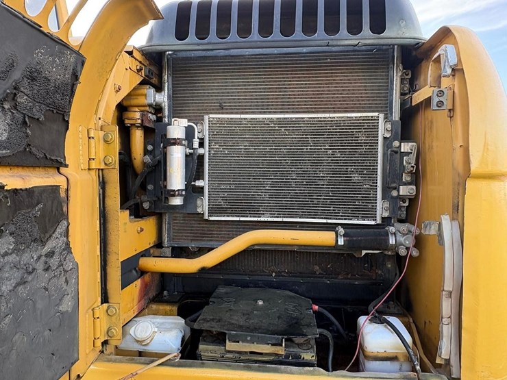 2004-caterpillar-318cl-image-18