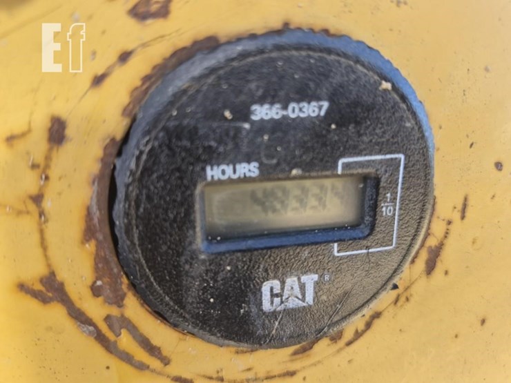 2003-caterpillar-d4g-xl-image-18