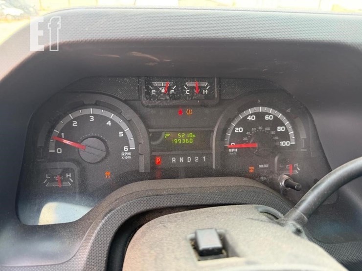 2012-ford-e250-image-12