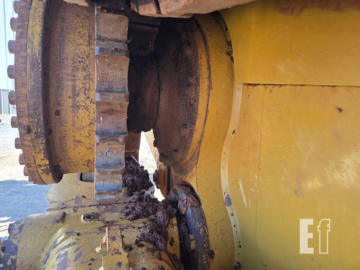 2016-caterpillar-d6t-xl-image-37