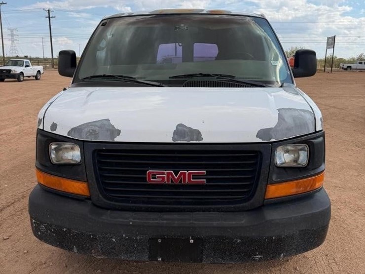 2004-gmc-savana-g1500-image-7