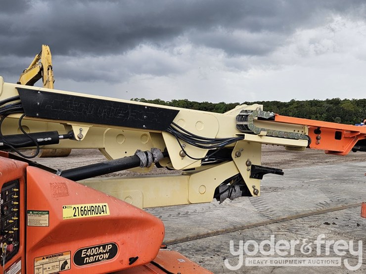 2015-jlg-e400ajpn-image-13