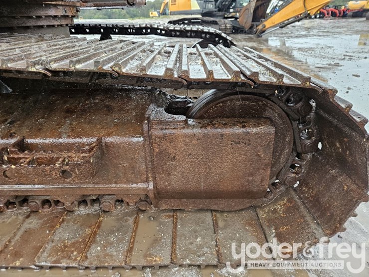 2018-case-cx245dsr-image-11