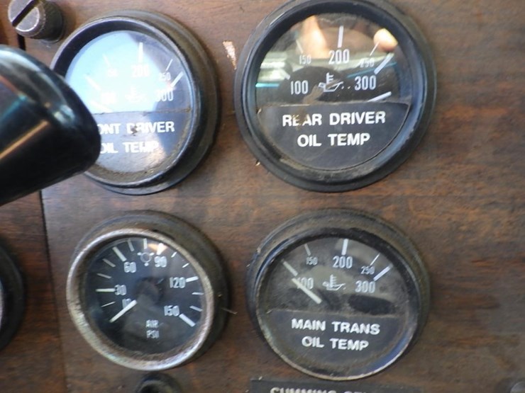 1995-peterbilt-357-image-53