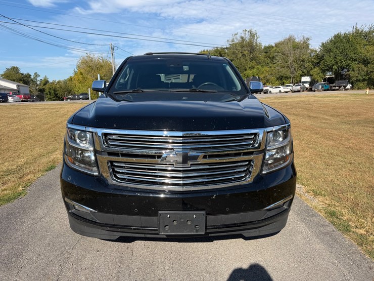 2015-chevrolet-tahoe-ltz-image-2