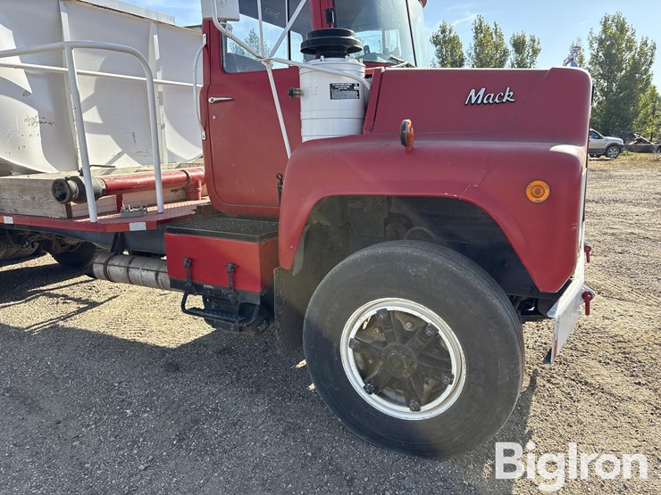 1983-mack-dm492s-image-13