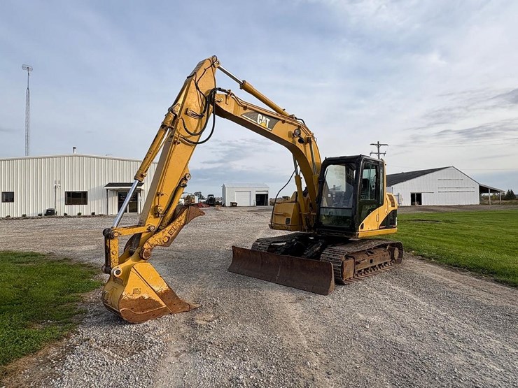 2004-caterpillar-311c-image-2