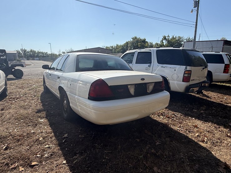 #46835-•-2005-ford-crown-victoria-sedan-2fafp71wx5x153100-inv#46835-image-4