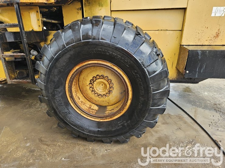caterpillar-928f-image-9