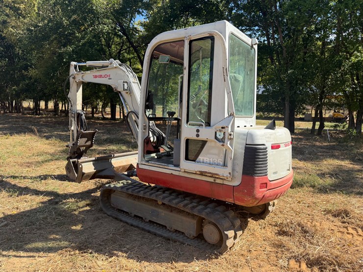 2007-takeuchi-tb135-image-5