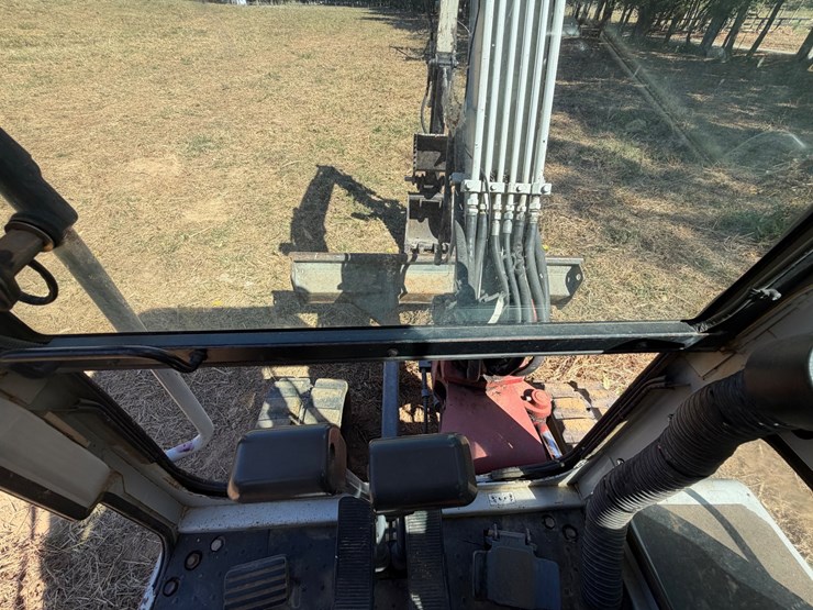 2007-takeuchi-tb135-image-23