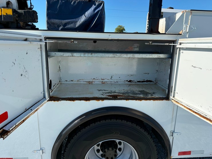 2007-ford-f750-xlt-sd-image-22