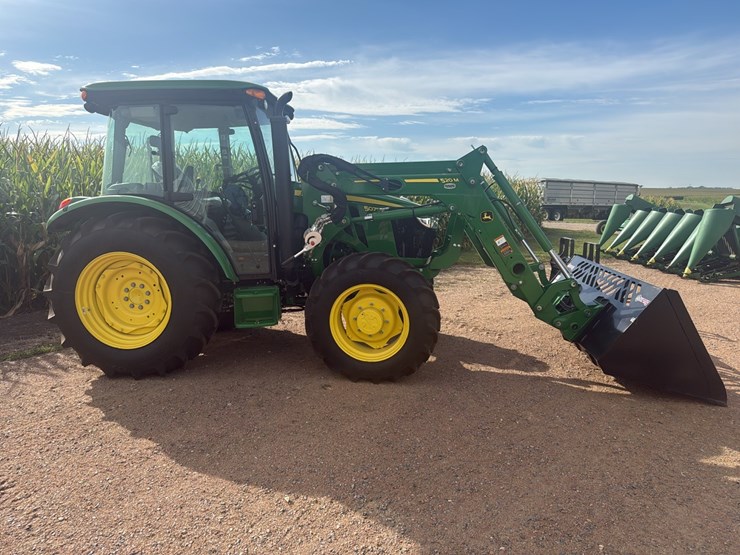 2023-john-deere-5075e-image-8