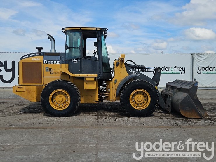 2019-deere-444k-image-6
