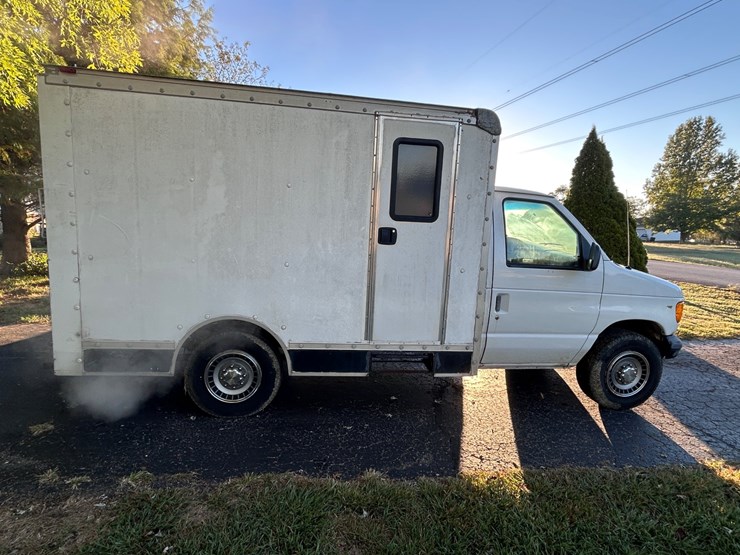 1999-ford-e250-image-9