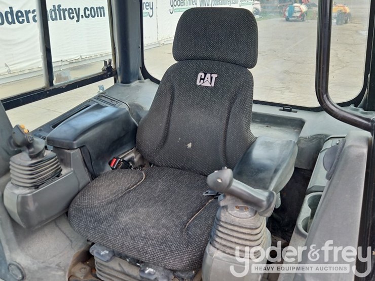 2018-caterpillar-d5k2-lgp-image-29