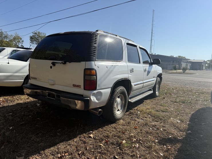 2005-gmc-yukon-image-3