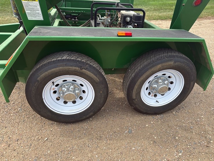 hitchdoc-model-hsc2200-double-seed-tote-tender-trailer-w/-hyd-power-station,-digistar-scale,-tandem-axle-image-6