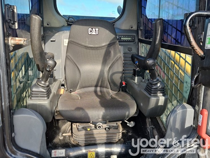 2021-caterpillar-279d3-image-26