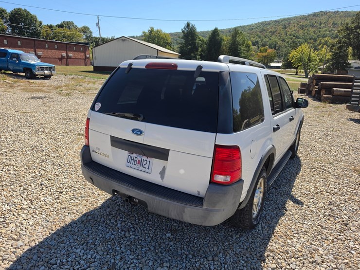 2003-ford-explorer-image-9
