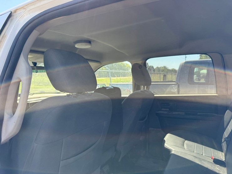 2016-dodge-1500-image-57