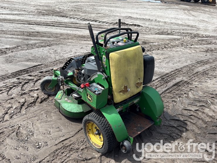2014-john-deere-636m-image-2