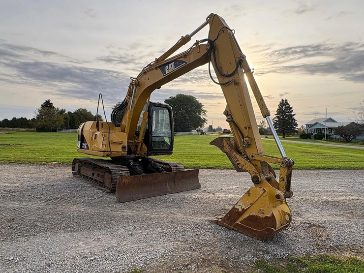 2004-caterpillar-311c-image-3