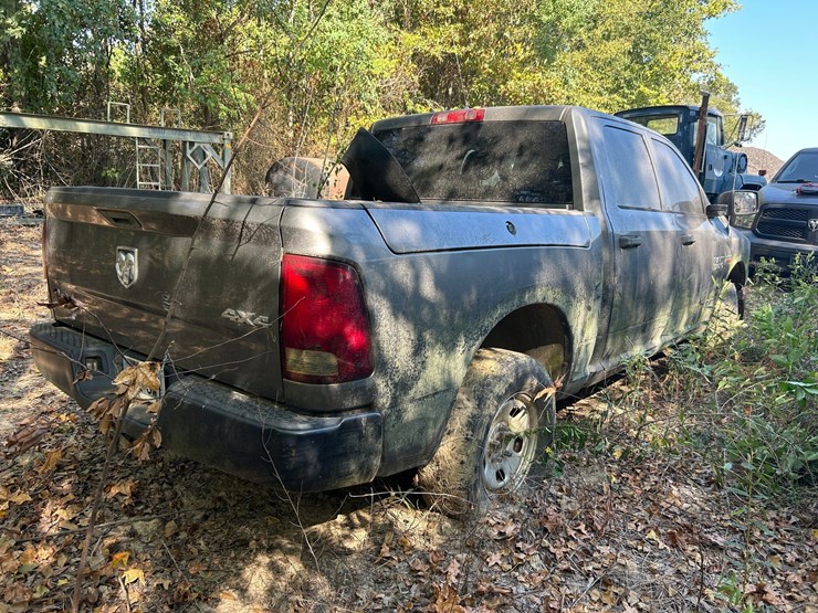 2013-dodge-1500-image-3