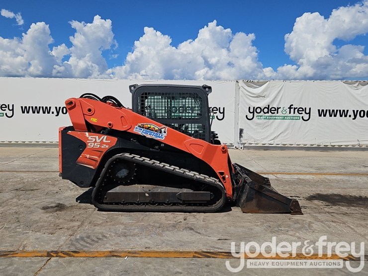 2019-kubota-svl95-2s-image-7