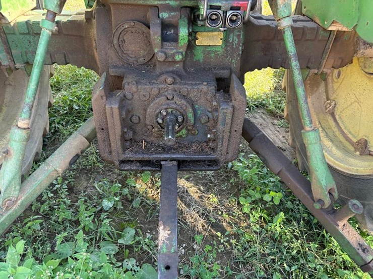 john-deere-3010-image-13