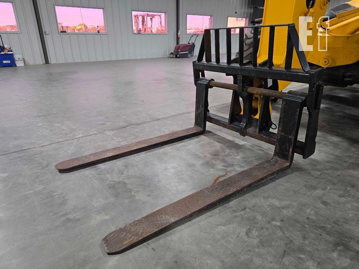 2015-jcb-507-42-image-9