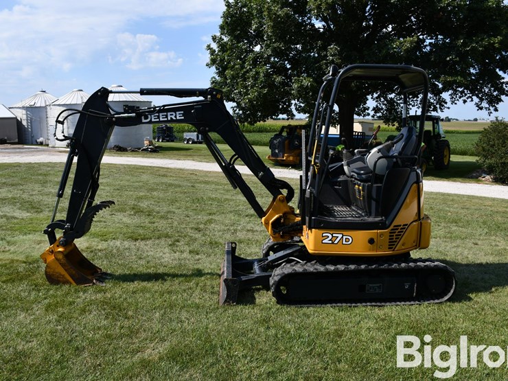 2020-deere-27d-image-8