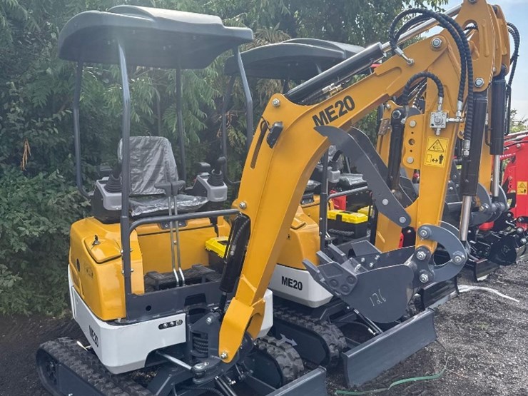 new-sd-lanch-co-diesel-mini-excavator-model-me20-image-1