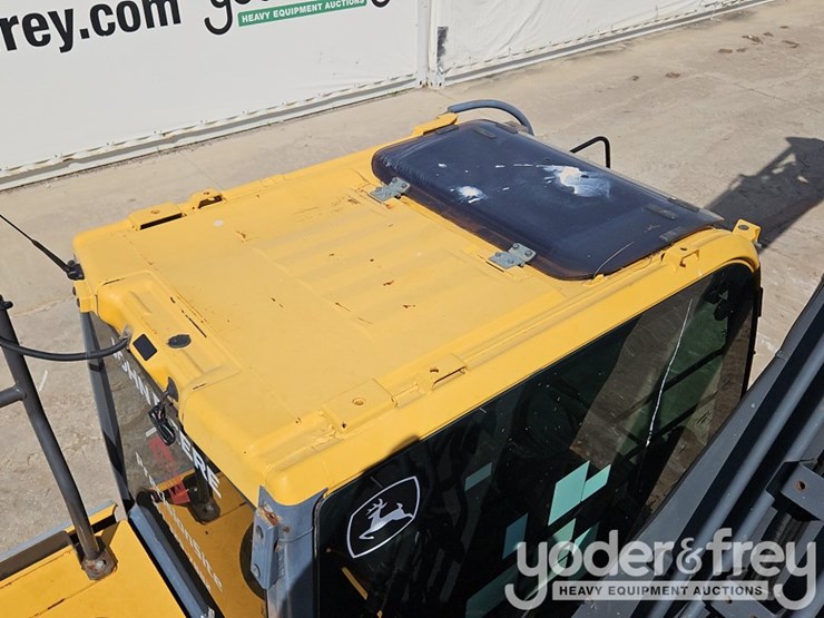 2019-deere-210g-image-30