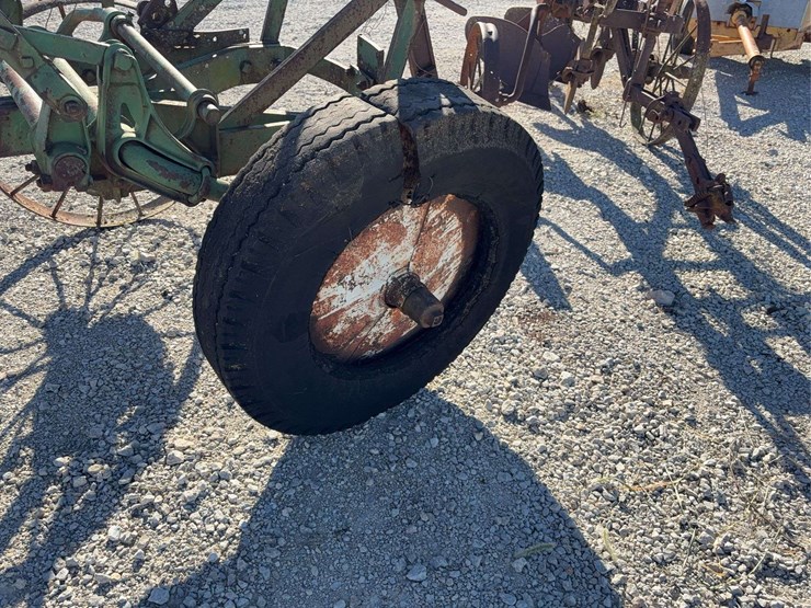 oliver-single-bottom-brush-plow-image-9
