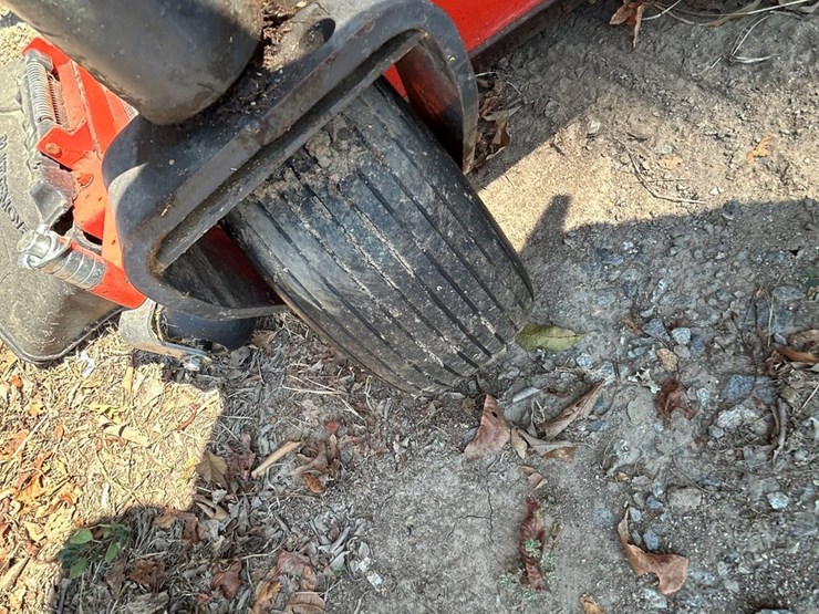 kubota-zd331-image-9