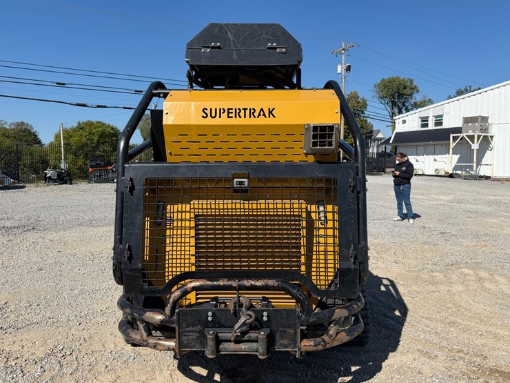 2024-supertrak-sk200tr-image-5