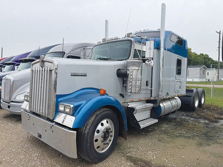2005-kenworth-w900l-image-1