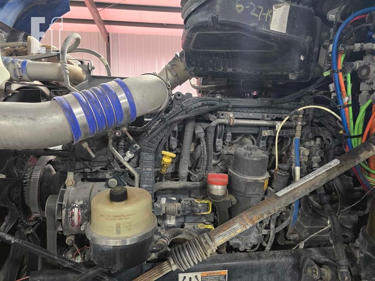 2017-kenworth-t680-image-30