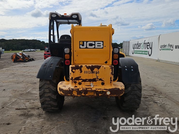 2013-jcb-550-170-image-17