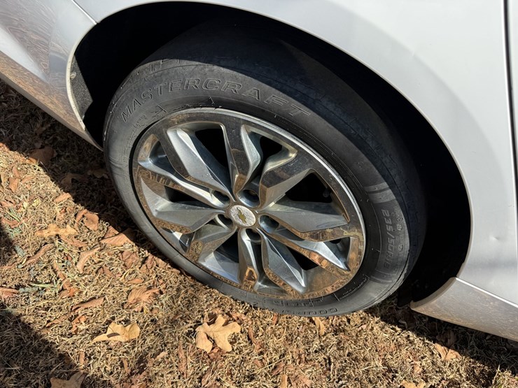 #46833-•-2018-chevrolet-impala-lt-sedan-2g1105s38j9109671-inv#46833-image-12
