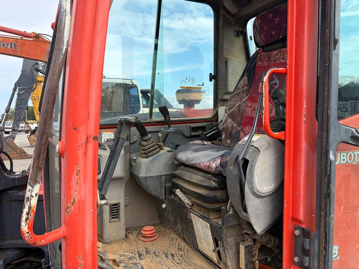#23-•-2012-kubota-080-3-mini-excavator-image-21