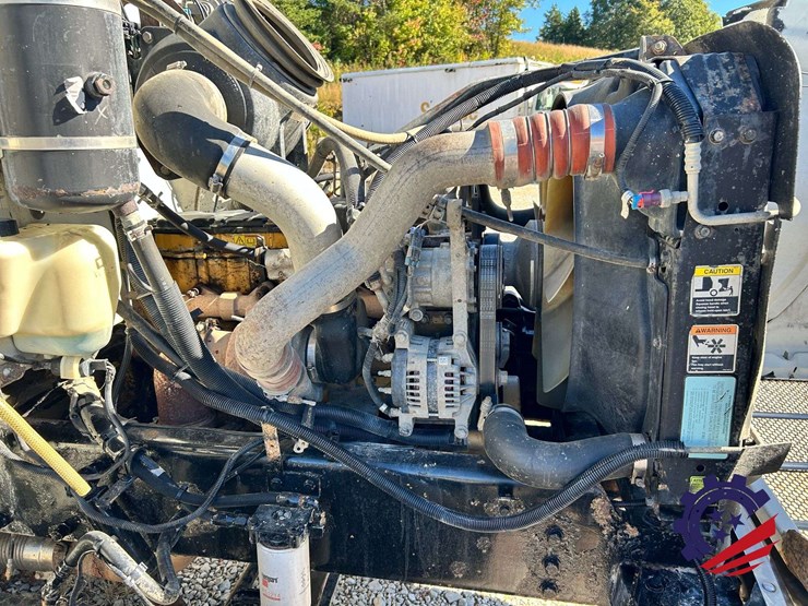 2007-peterbilt-335-image-30