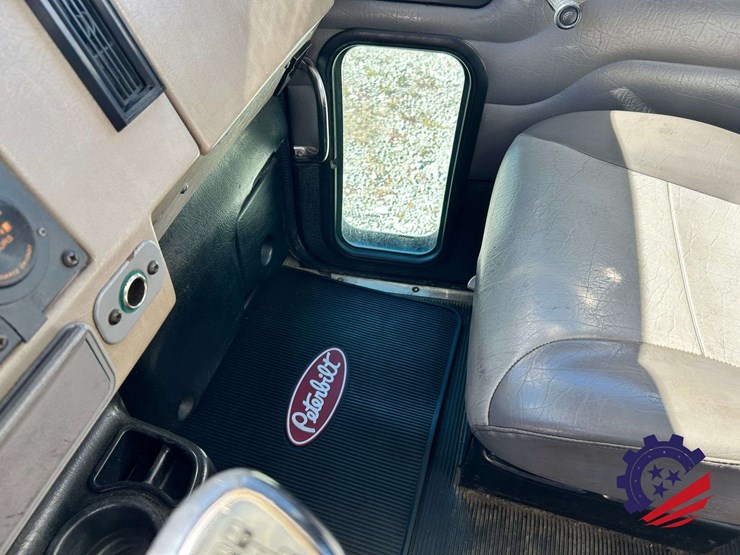 2007-peterbilt-335-image-87