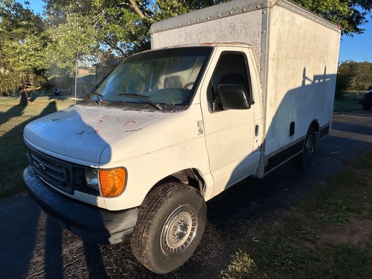 1999-ford-e250-image-1